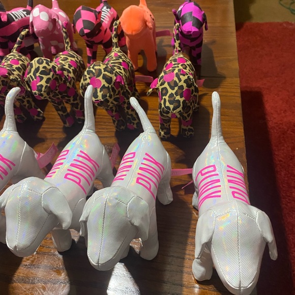 Bundle of 30 VS Pink dogs - Picture 8 of 10